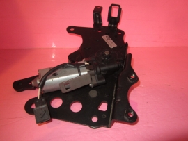 BMW - seat locking  - 7070187